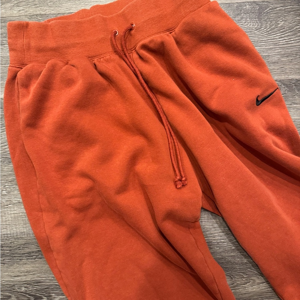 Nike womens rust Sweatpants
